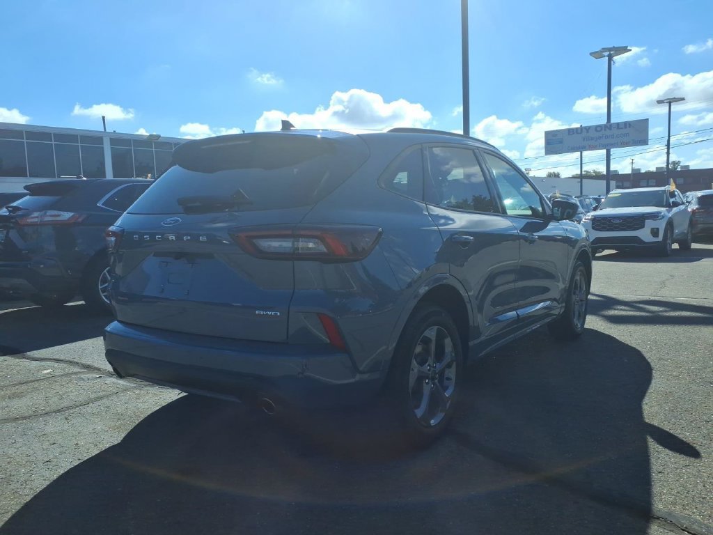 Certified 2024 Ford Escape ST-Line w/ Tech Pack #1 AWD/4WD image 6