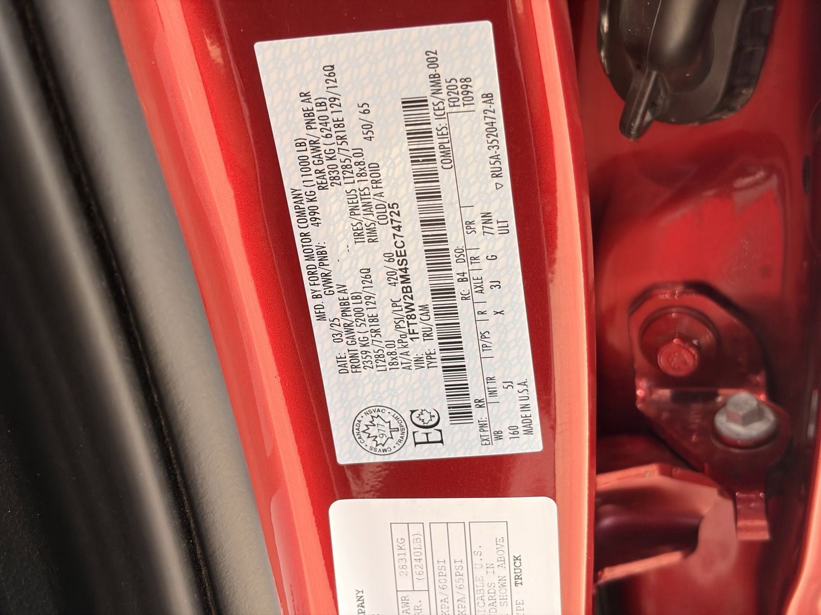 Certified 2025 Ford F250 Lariat w/ Tremor Off-Road Package AWD/4WD image 31