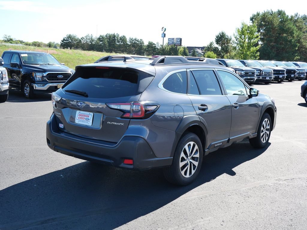 Used 2025 Subaru Outback Premium AWD/4WD image 6