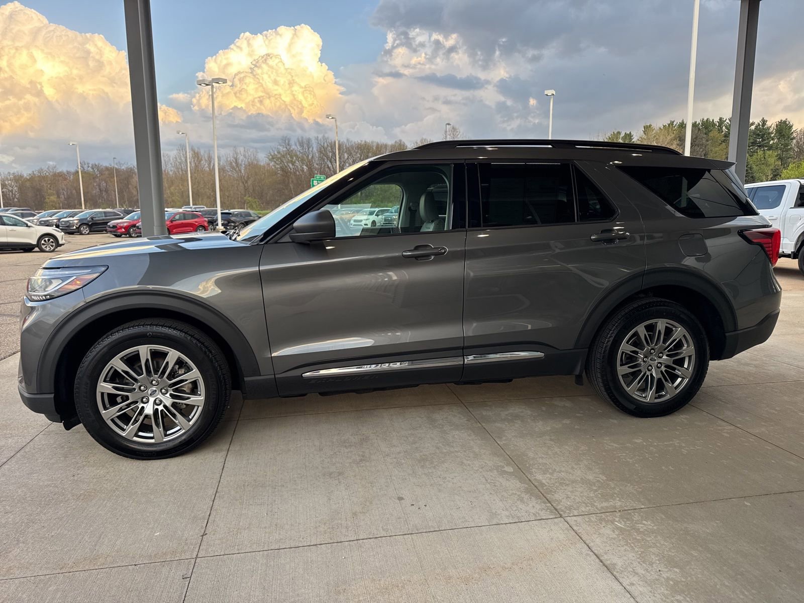 Certified 2025 Ford Explorer Active w/ Active Comfort Package image 7