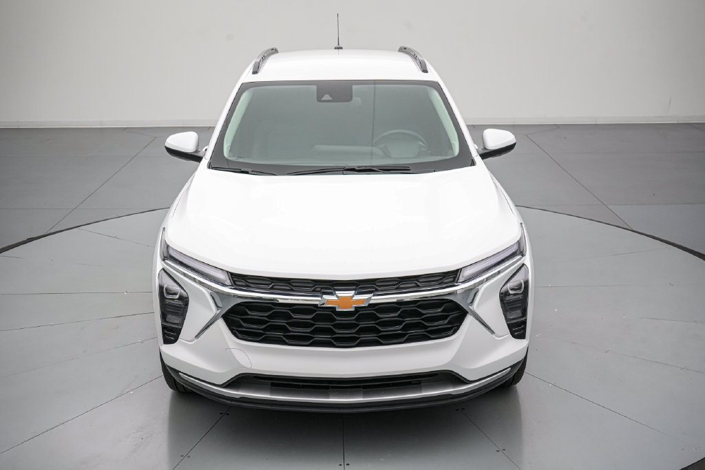 Used 2025 Chevrolet Trax LT w/ LT Convenience Package FWD image 9