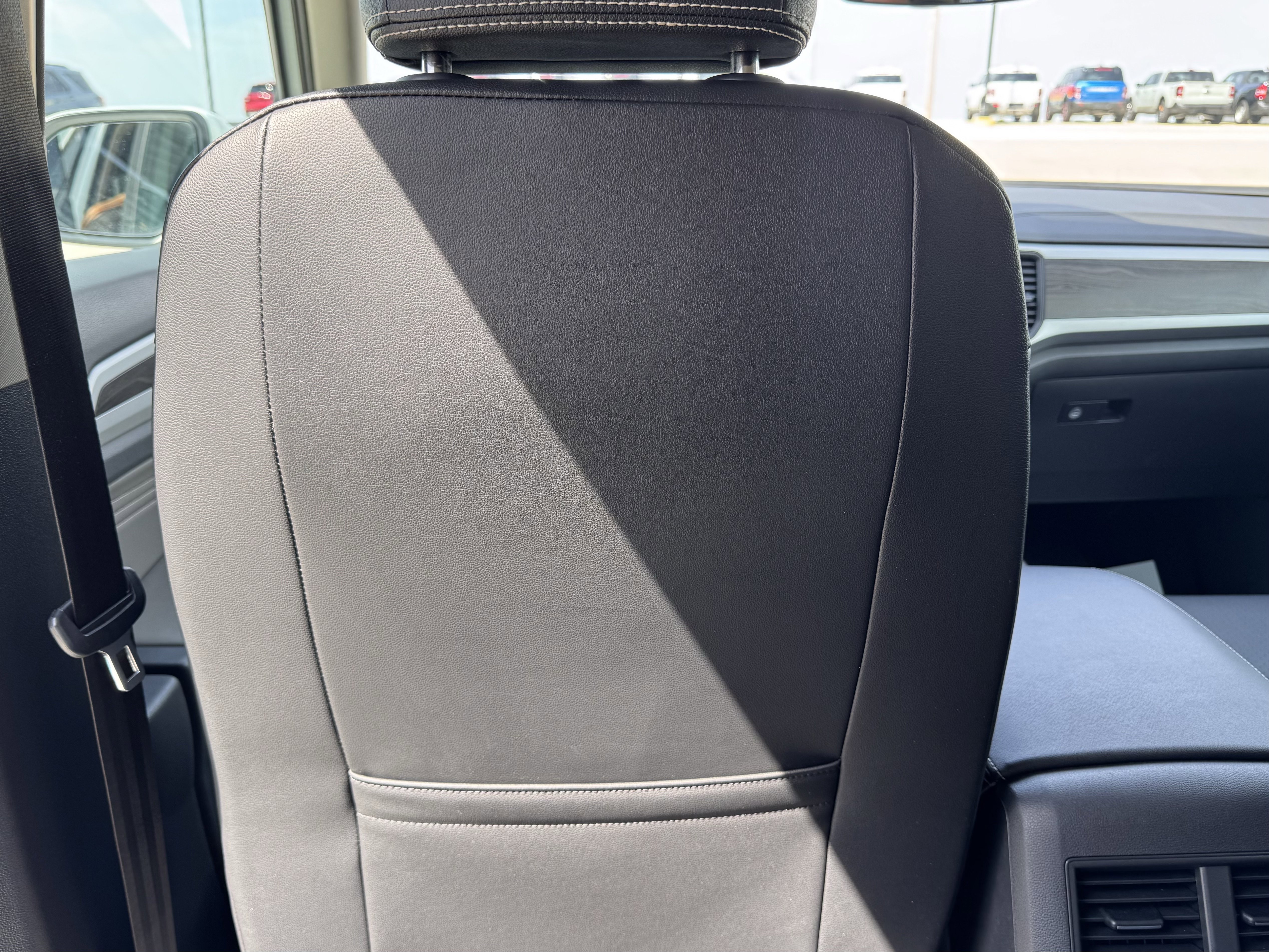 Used 2022 Volkswagen Atlas SE image 29