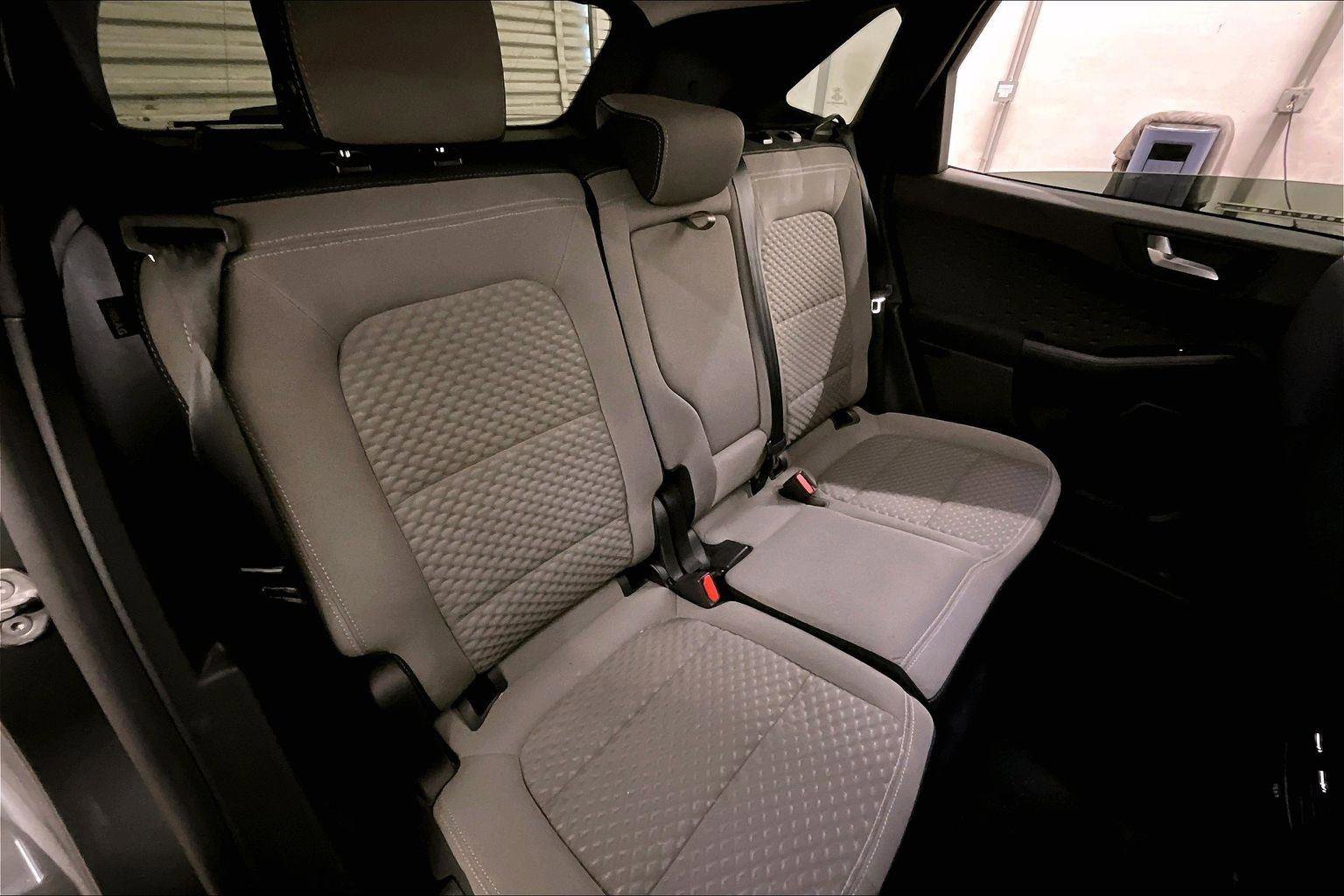 Certified 2020 Ford Escape SE image 26