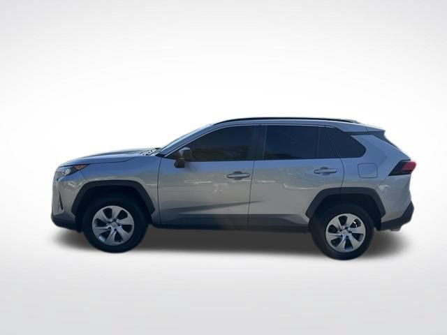 Used 2019 Toyota RAV4 LE FWD image 4