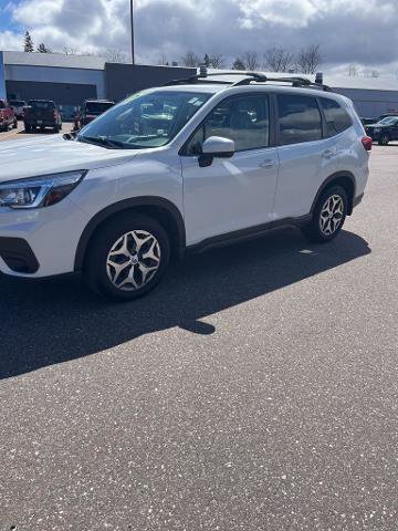 Used 2019 Subaru Forester Premium AWD/4WD image 6