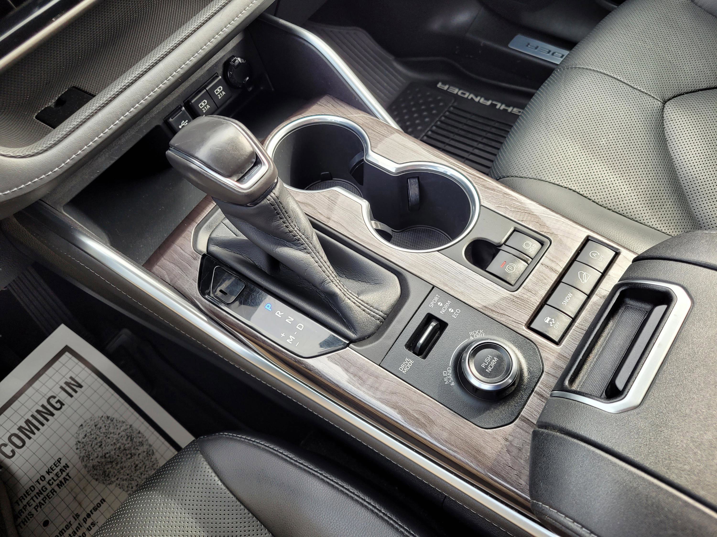 Used 2020 Toyota Highlander Limited image 22