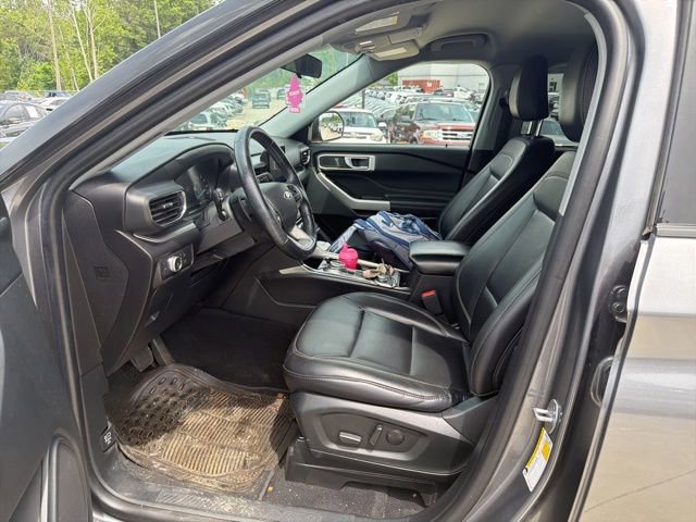 Certified 2021 Ford Explorer XLT w/ Equipment Group 202A AWD/4WD image 36