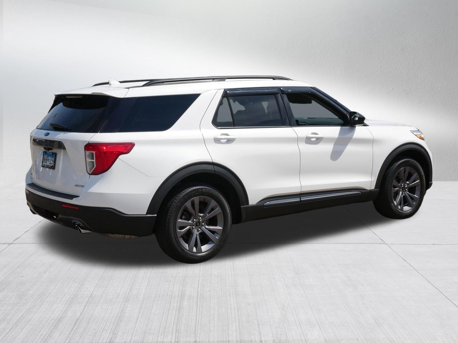 Certified 2023 Ford Explorer XLT w/ Equipment Group 202A AWD/4WD image 7