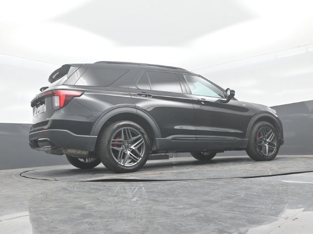 Certified 2025 Ford Explorer ST-Line w/ ST-Line Street Pack AWD/4WD image 25