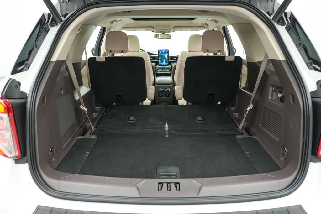 Certified 2023 Ford Explorer Platinum w/ Technology Package AWD/4WD image 24