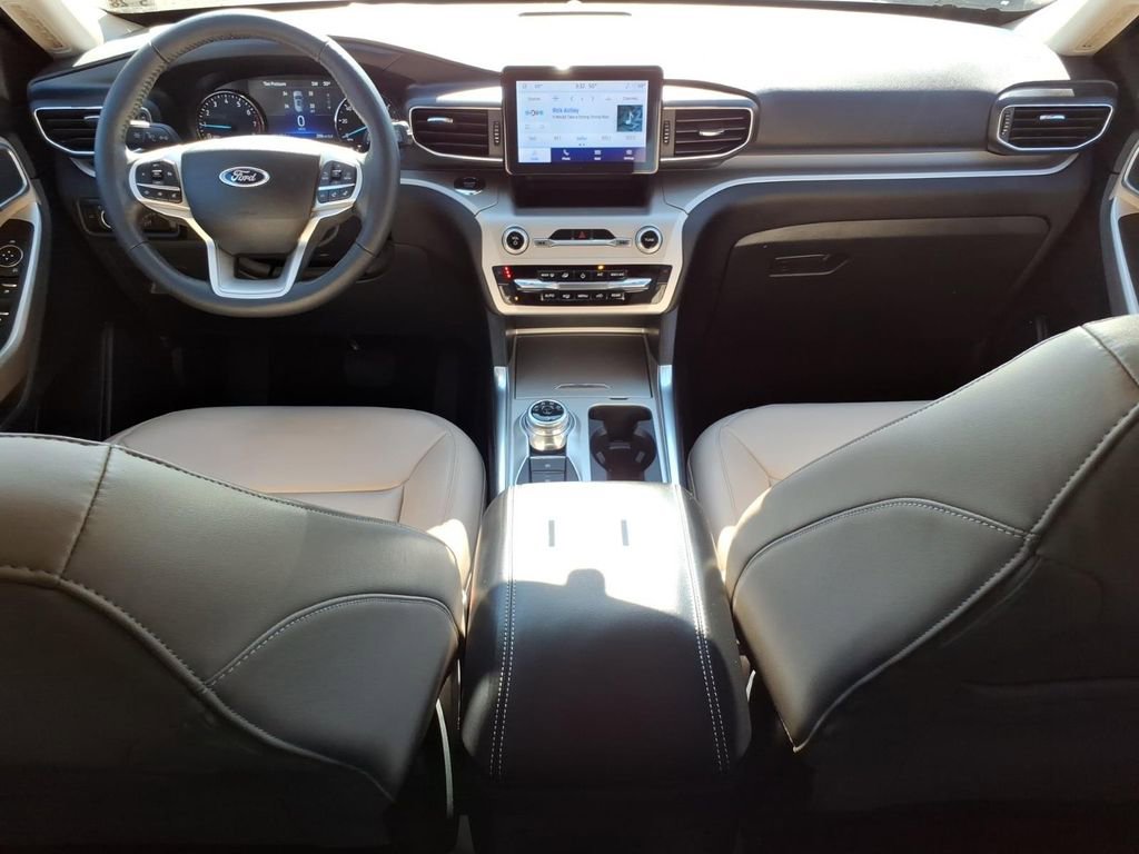 Certified 2023 Ford Explorer XLT w/ Equipment Group 202A image 10