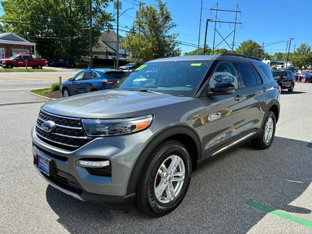 Certified 2023 Ford Explorer XLT w/ Equipment Group 202A AWD/4WD image 2