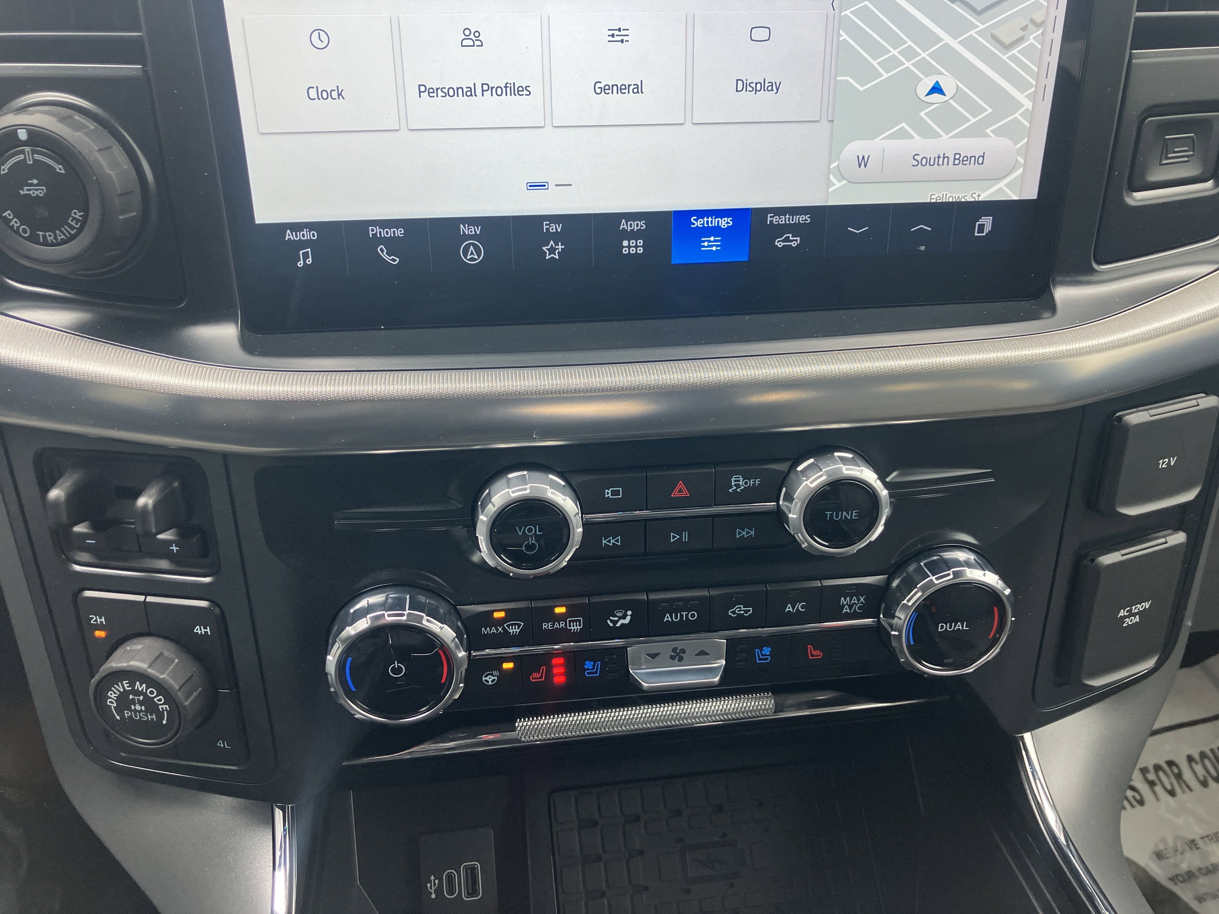 Certified 2025 Ford F150 Lariat w/ Equipment Group 501A Mid image 28