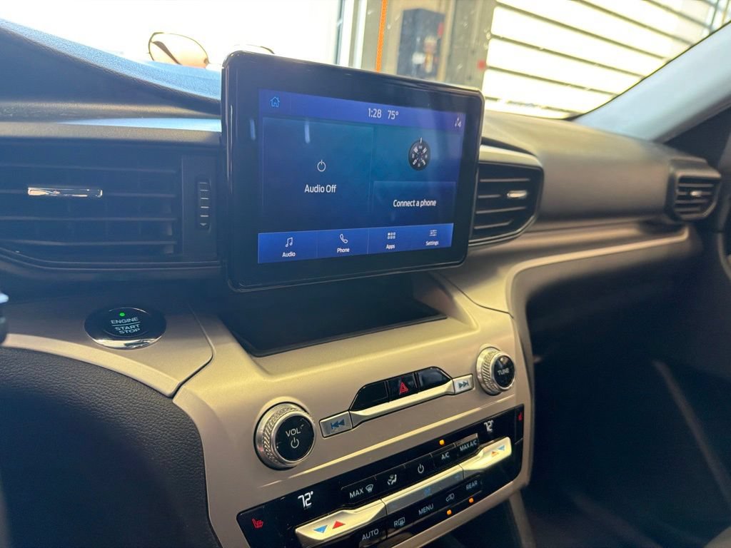 Certified 2021 Ford Explorer XLT AWD/4WD image 3