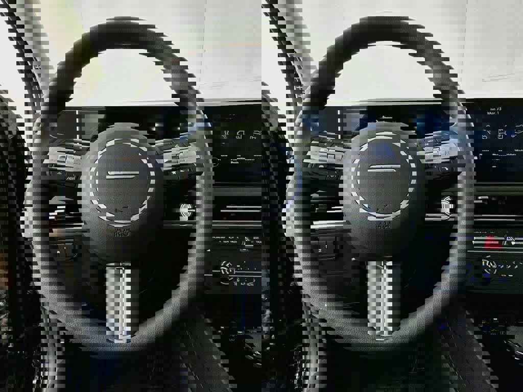 Used 2025 Hyundai Tucson SE FWD image 18