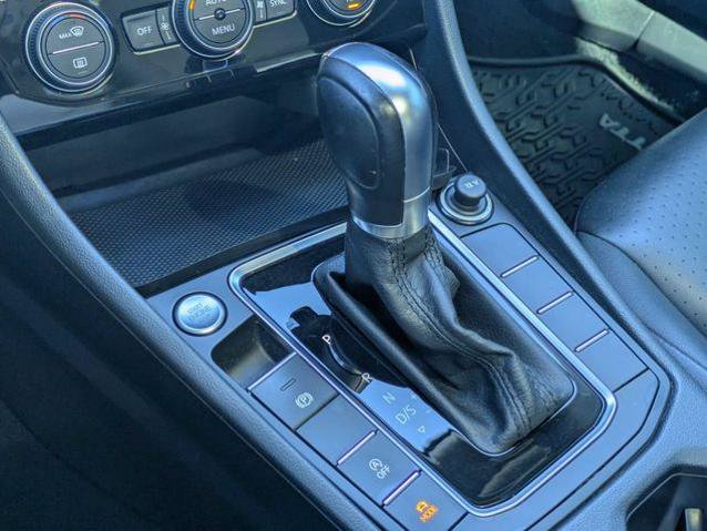 Used 2019 Volkswagen Jetta SEL FWD image 24