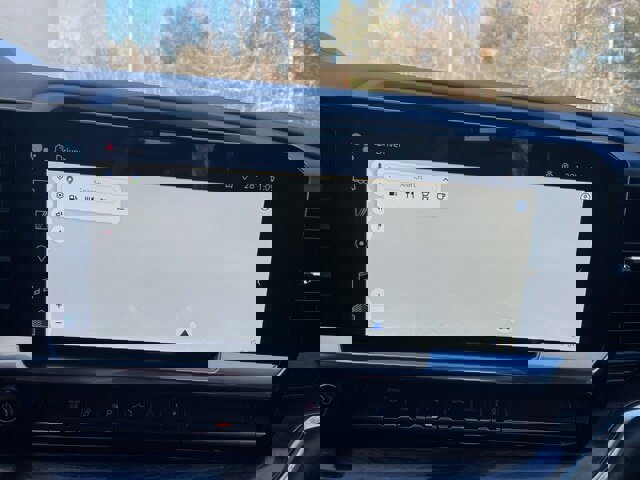 Used 2024 Chevrolet Silverado 2500 LTZ w/ LTZ Premium Package image 25