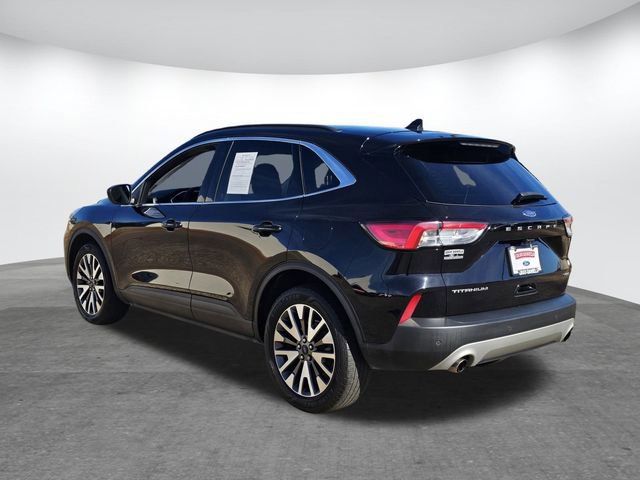 Certified 2022 Ford Escape Titanium image 2
