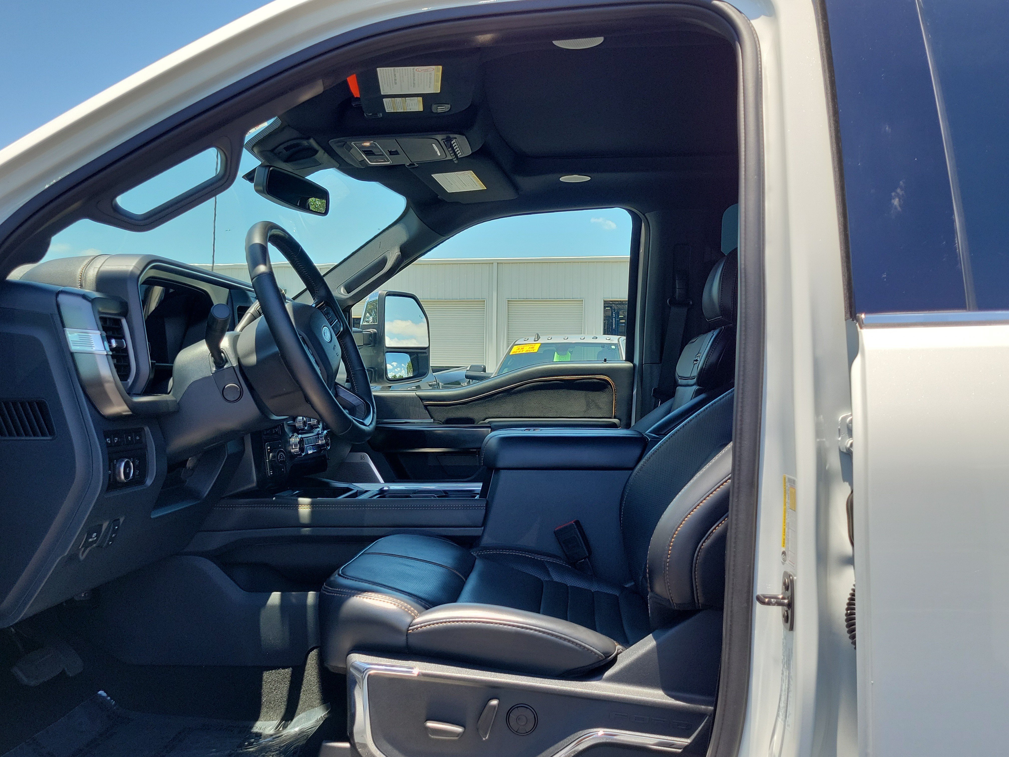 Certified 2024 Ford F350 Platinum w/ Tremor Off-Road Package AWD/4WD image 19