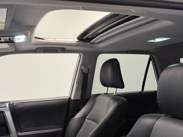 Used 2021 Toyota 4Runner SR5 Premium w/ Moonroof Package AWD/4WD image 30