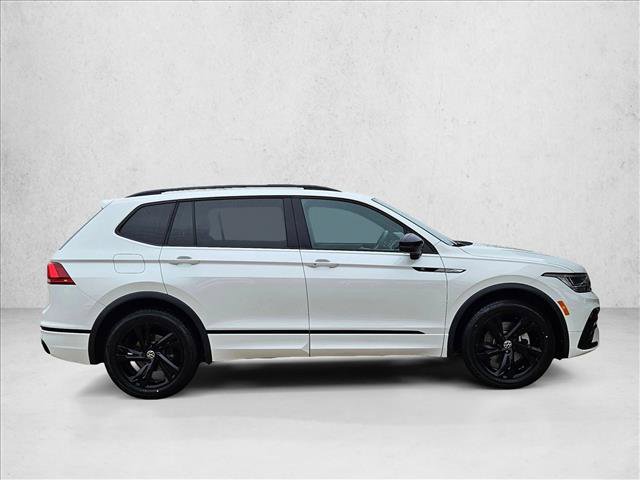 Used 2023 Volkswagen Tiguan SE R-Line FWD image 4