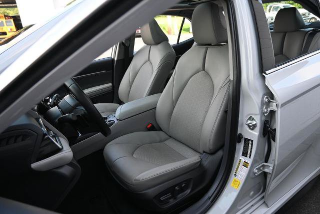 Used 2022 Toyota Camry XSE FWD image 21