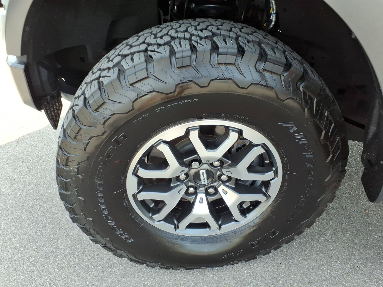 Certified 2023 Ford F150 Raptor AWD/4WD image 9