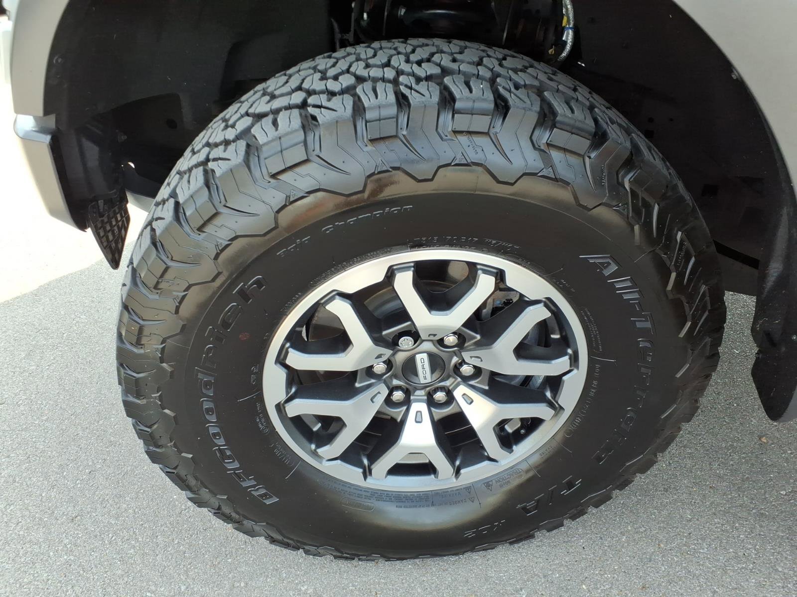 Certified 2023 Ford F150 Raptor AWD/4WD image 9