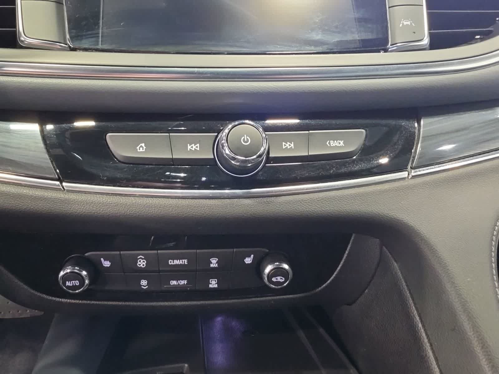 Used 2023 Buick Enclave Essence w/ Sport Touring Edition FWD image 25