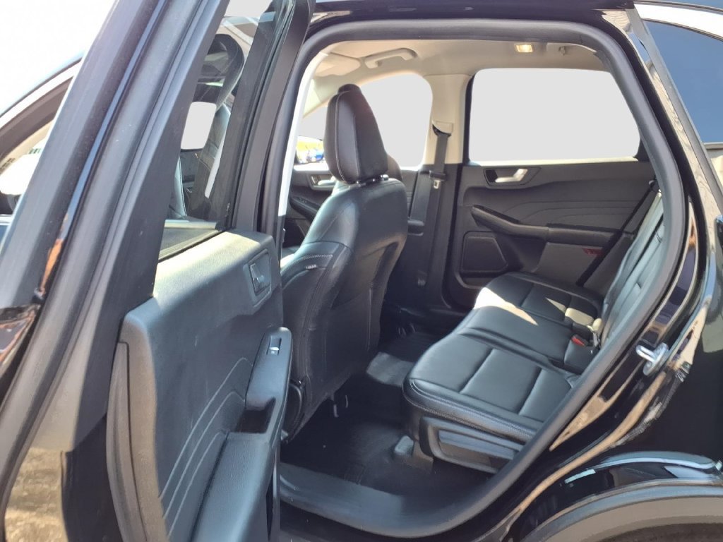 Certified 2022 Ford Escape Titanium AWD/4WD image 28