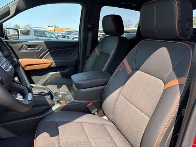 Used 2025 GMC Canyon AT4 image 10