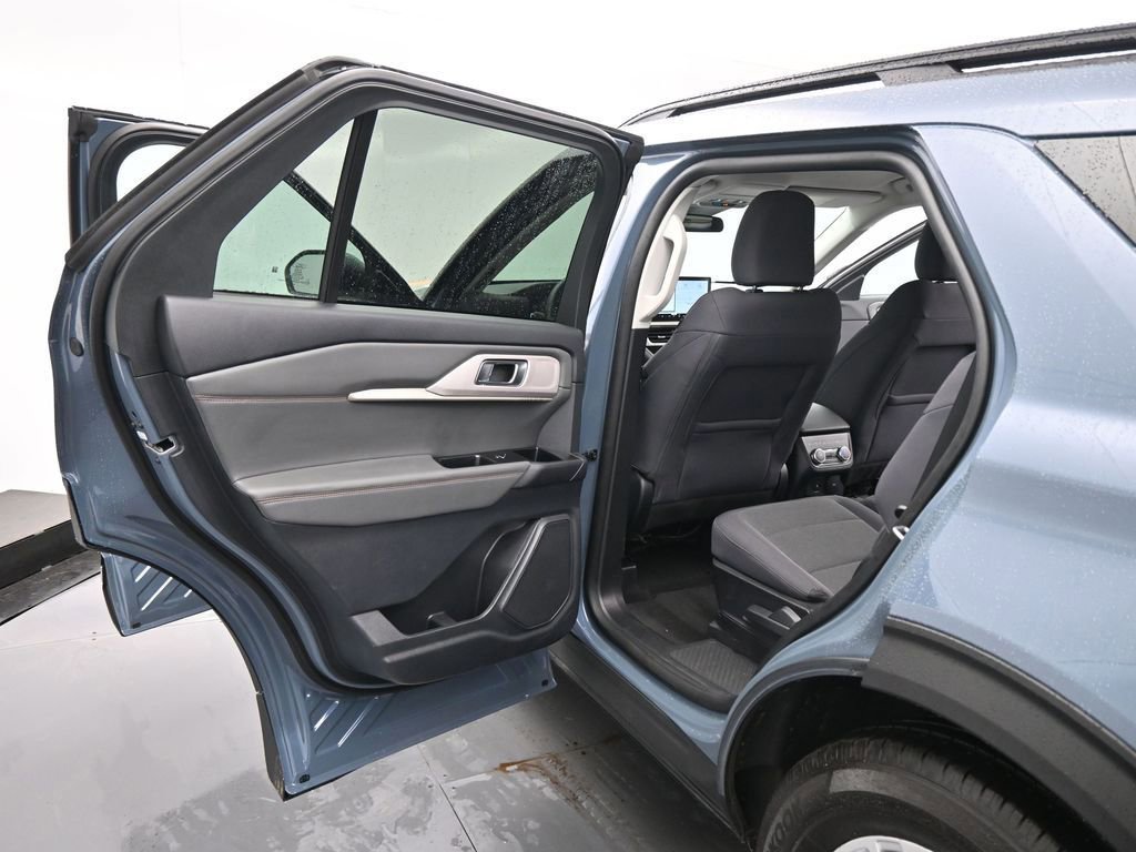 Certified 2025 Ford Explorer Active image 42