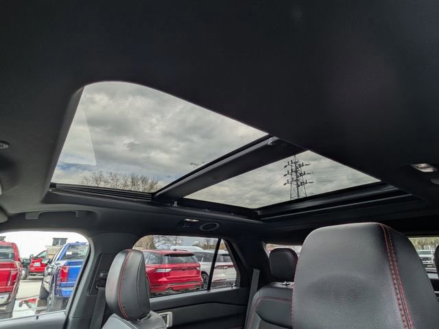 Certified 2023 Ford Explorer ST-Line w/ Class IV Trailer Tow Package image 14