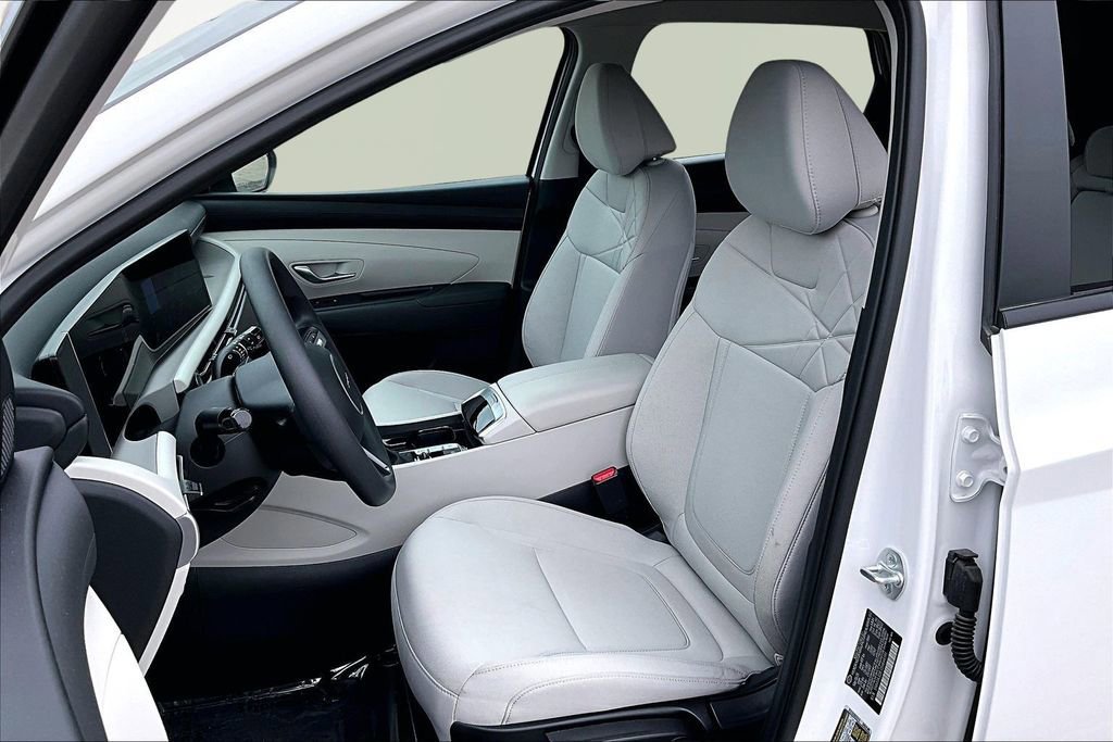 Used 2025 Hyundai Tucson SE FWD image 25
