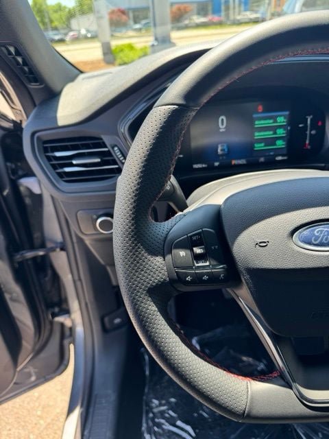 Certified 2026 Ford Escape ST-Line AWD/4WD image 16
