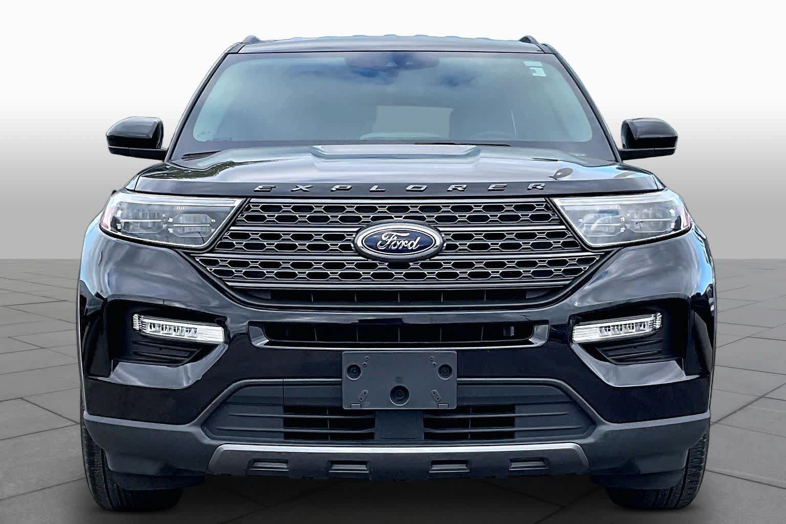Certified 2023 Ford Explorer XLT RWD image 4