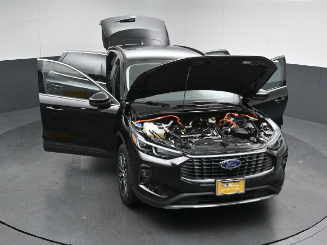 Certified 2026 Ford Escape SE w/ PHEV Premium Package FWD image 54