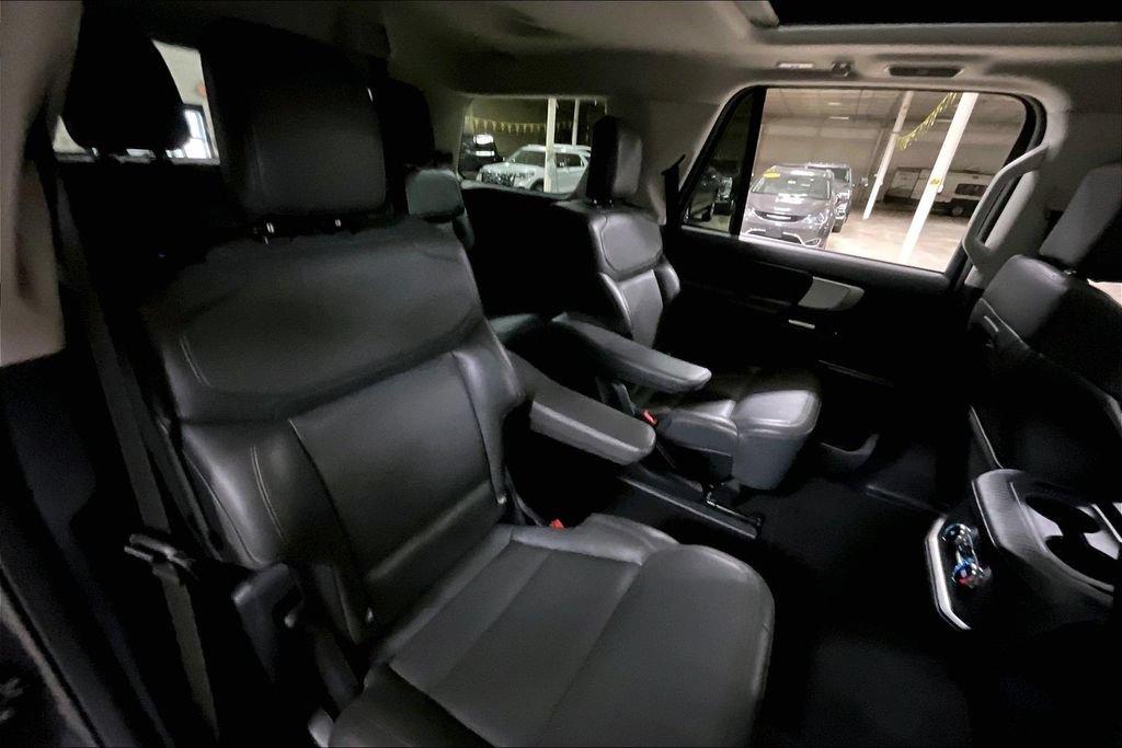 Certified 2025 Ford Expedition Active AWD/4WD image 26