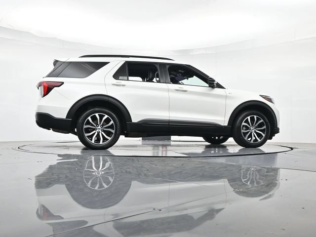 Certified 2025 Ford Explorer ST-Line AWD/4WD image 36
