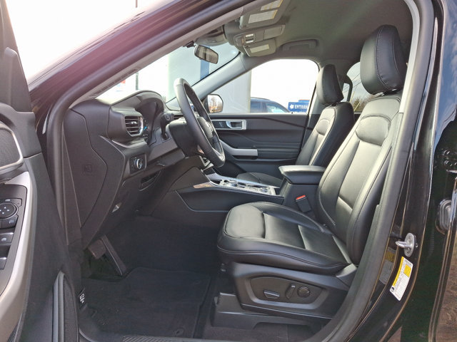Certified 2024 Ford Explorer XLT w/ Equipment Group 202A AWD/4WD image 15
