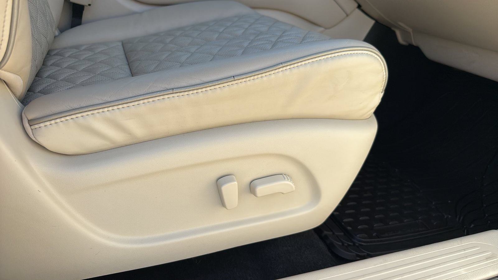 Used 2019 Nissan Murano Platinum w/ Cargo Package FWD image 25