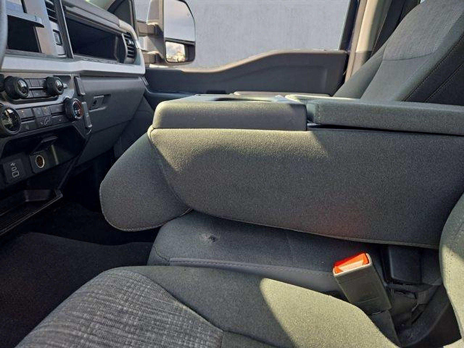 Certified 2025 Ford F250 XLT AWD/4WD image 22