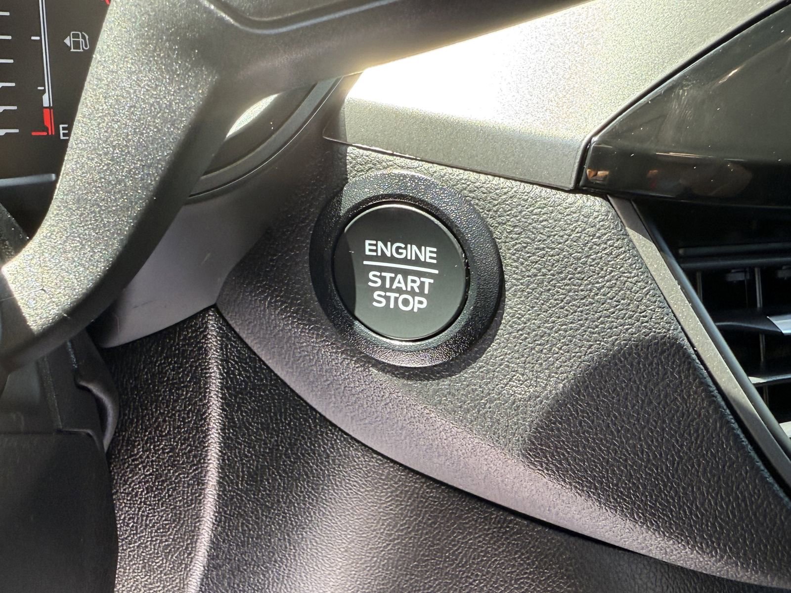 Certified 2024 Ford Escape Active w/ Cold Weather Package FWD image 31
