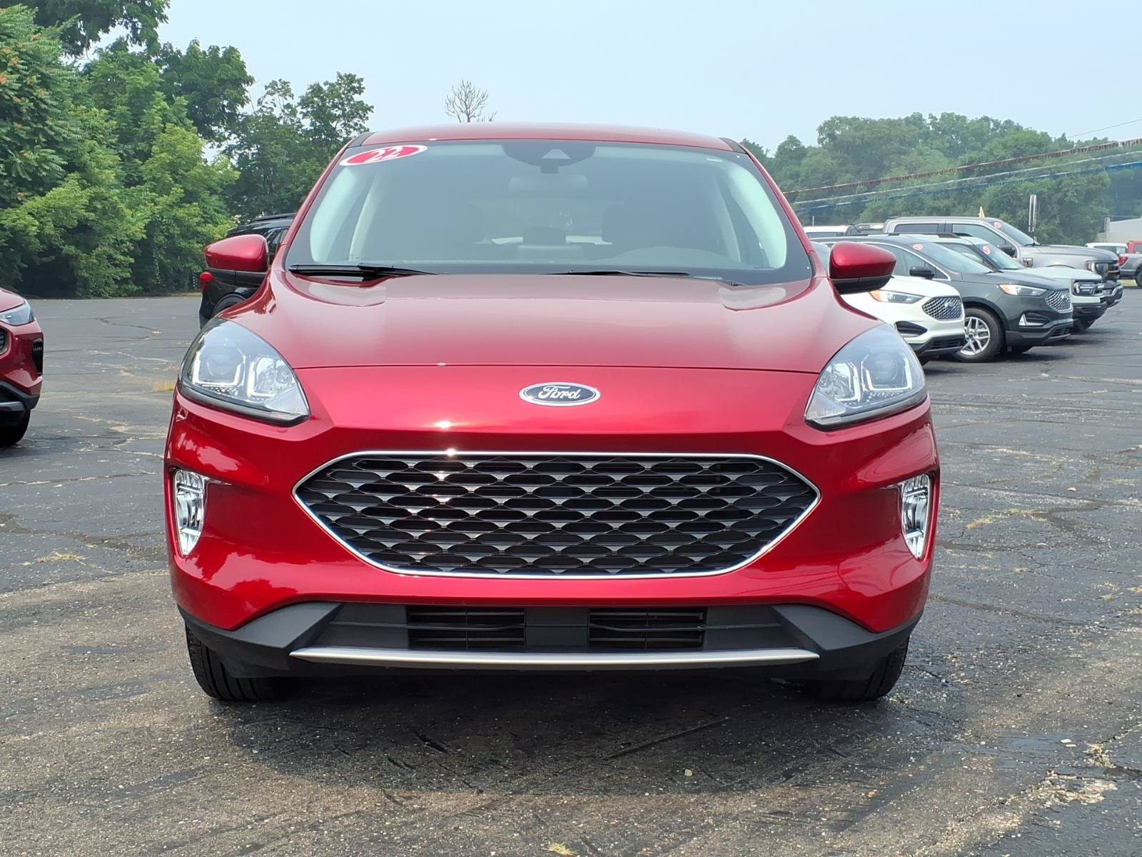 Certified 2022 Ford Escape SEL w/ Technology Package AWD/4WD image 2
