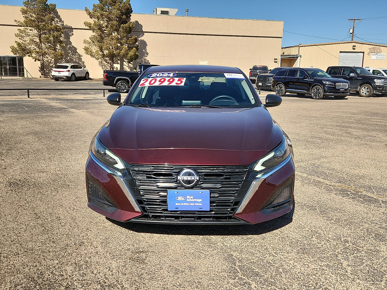 Used 2024 Nissan Altima 2.5 SV image 8