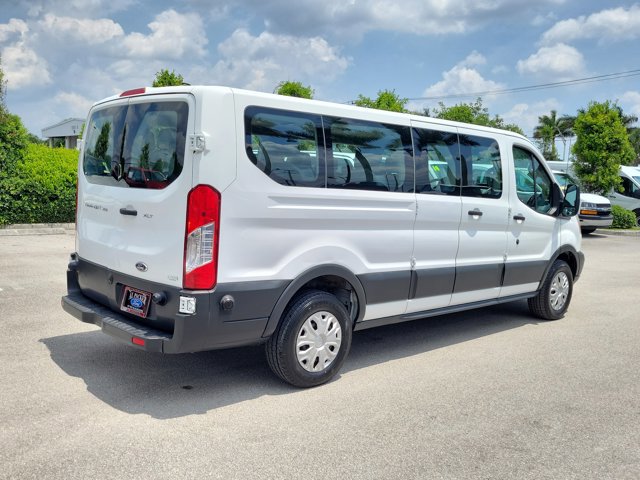 Certified 2017 Ford Transit 350 XLT RWD image 7