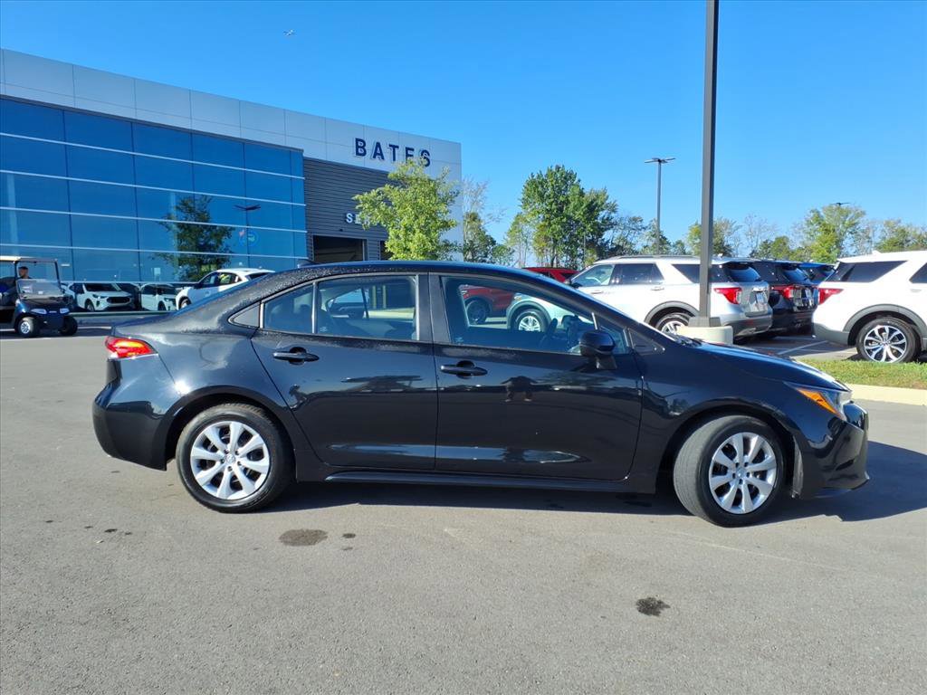 Used 2022 Toyota Corolla LE image 6
