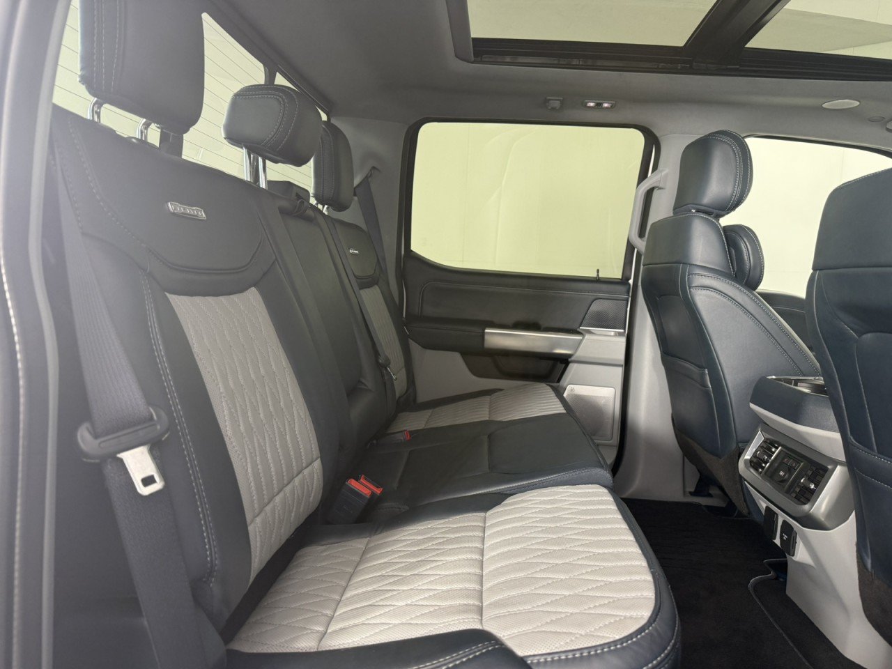 Certified 2023 Ford F450 Limited AWD/4WD image 14