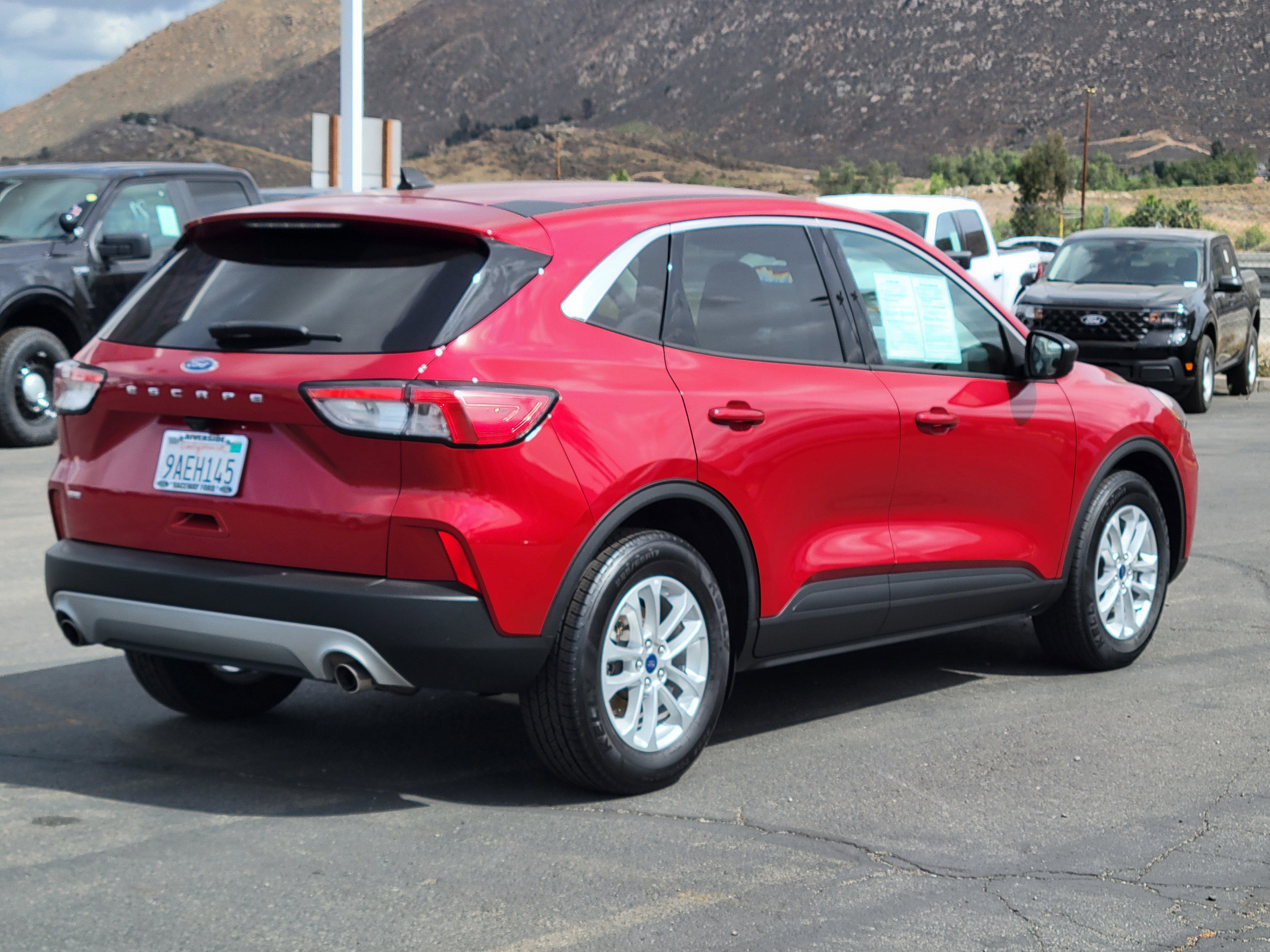 Certified 2022 Ford Escape SE w/ Convenience Package FWD image 2