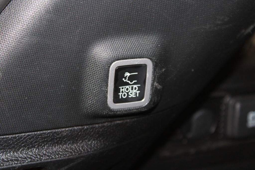 Used 2024 Jeep Grand Cherokee Altitude AWD/4WD image 18